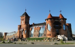 Замок       Нессельбек